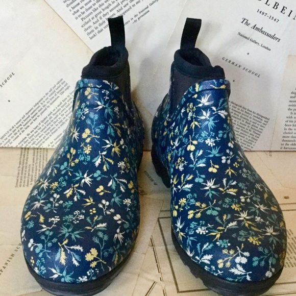 Aigle Blue Floral Lug Sole Rain Ankle Boot 37/6 - Picture 4 of 6